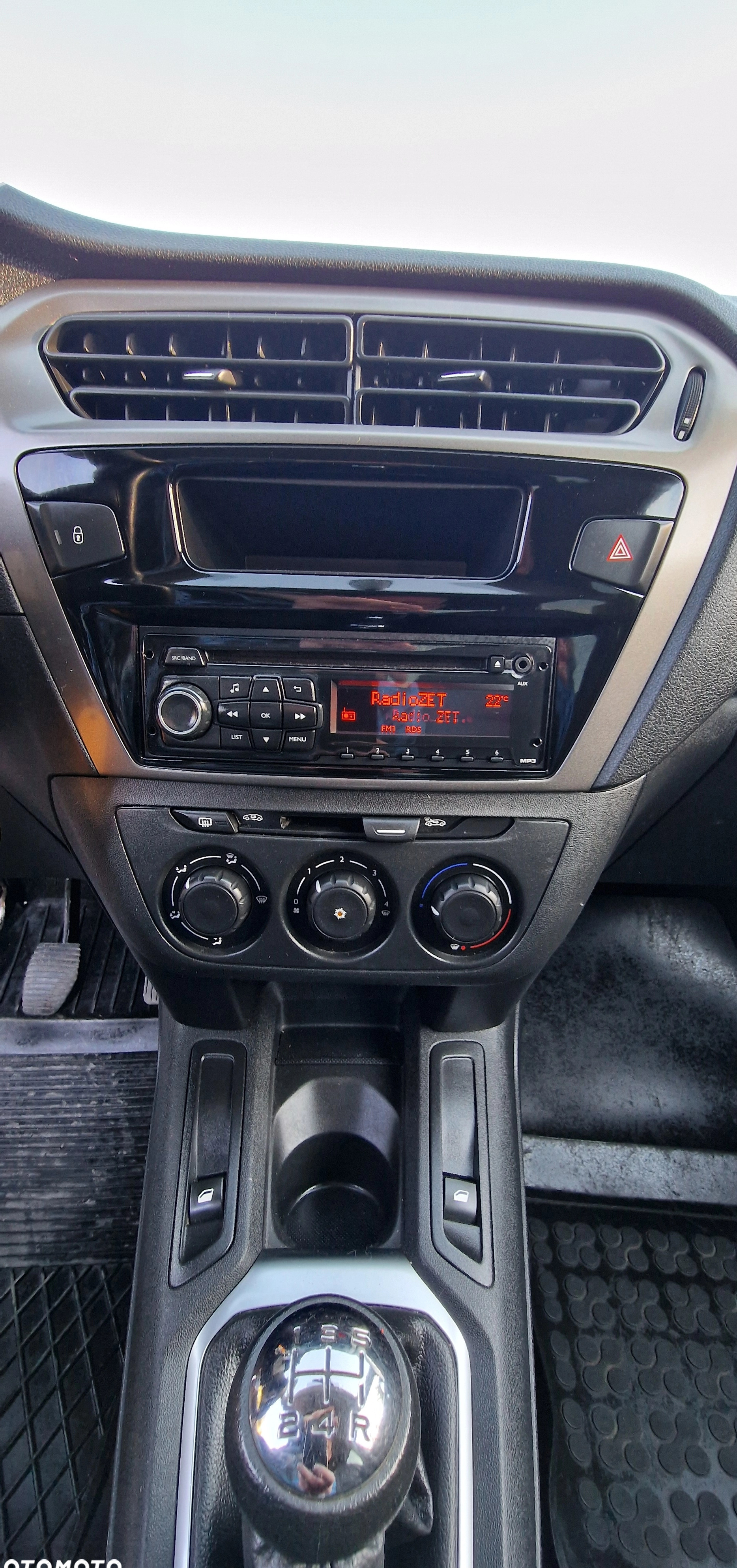 Peugeot 301 cena 23500 przebieg: 52500, rok produkcji 2013 z Gniezno małe 106